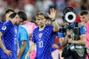 含泪道别世界杯！40岁莫德里奇将宣布退役，或回归皇马任职！
